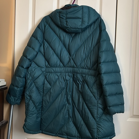 Pennington’s Packable Puffer Coat - Picture 2 of 9